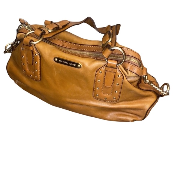 Michael Kors Handbags - 🎂Michael Kors Shoulder Purse